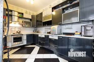 Дом 1300м², 3-этажный, посуточно,