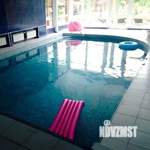 Дом 1800м², 3-этажный, посуточно,