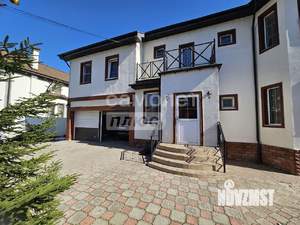 Дом 300м², 3-этажный, участок 10 сот.