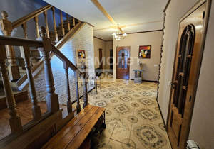 Дом 300м², 3-этажный, участок 10 сот.