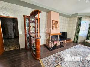 Дом 300м², 3-этажный, участок 10 сот.