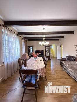 Дом 219м², 2-этажный, участок 12 сот.