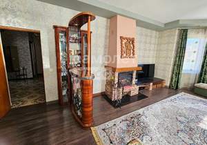 Дом 300м², 3-этажный, участок 10 сот.