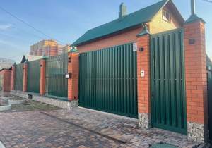 Дом 242м², 2-этажный, участок 10 сот.