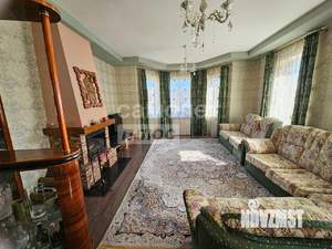 Дом 300м², 3-этажный, участок 10 сот.