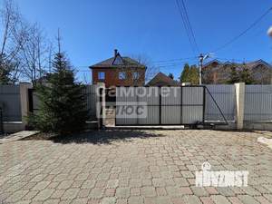 Дом 300м², 3-этажный, участок 10 сот.