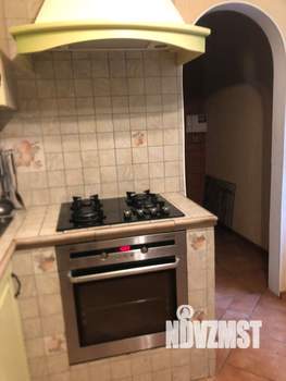 Дом 270м², 3-этажный, участок 12 сот.