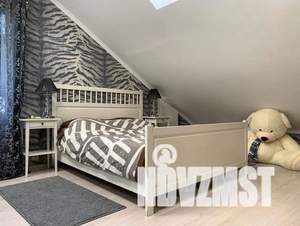 Дом 1800м&sup2;, 3-этажный, посуточно, 