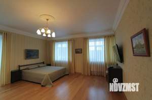 Дом 500м&sup2;, 3-этажный, посуточно, 