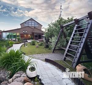 Дом 1800м&sup2;, 3-этажный, посуточно, 