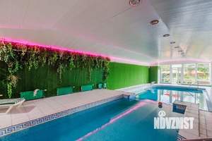 Дом 1800м&sup2;, 2-этажный, посуточно, 