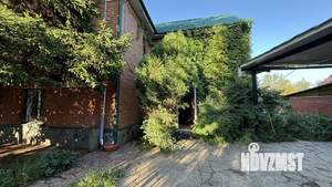 Дом 280м&sup2;, 3-этажный, участок 6 сот.  