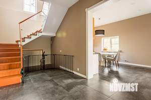 Коттедж 340м&sup2;, 4-этажный, участок 10 сот.  