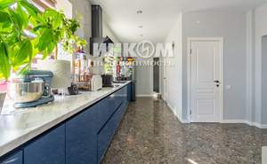 Дом 240м², 2-этажный, участок 11 сот.  