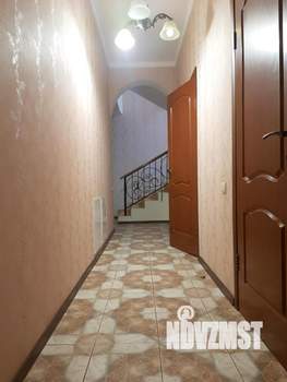 Дом 289м&sup2;, 3-этажный, участок 10 сот.  