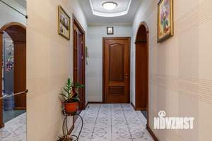 Дом 308м², 2-этажный, участок 10 сот.  