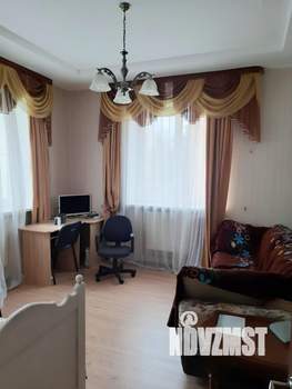 Дом 289м&sup2;, 3-этажный, участок 10 сот.  