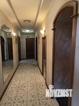 Коттедж 307м², 3-этажный, участок 10 сот.  