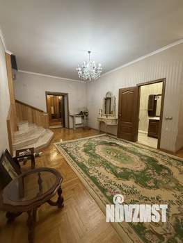 Дом 614м&sup2;, 3-этажный, участок 36 сот.  