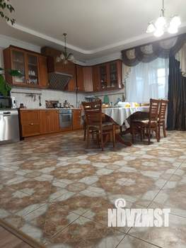 Дом 289м&sup2;, 3-этажный, участок 10 сот.  