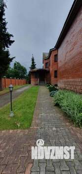 Дом 614м&sup2;, 3-этажный, участок 36 сот.  