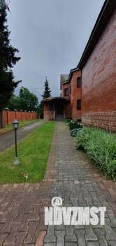 Дом 614м&sup2;, 3-этажный, участок 36 сот.  