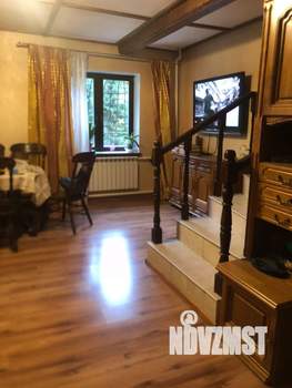 Дом 270м², 3-этажный, участок 12 сот.  