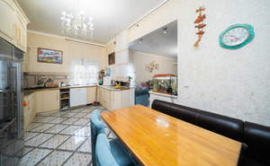 Дом 296м&sup2;, 2-этажный, участок 11 сот.  