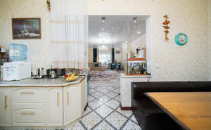 Дом 296м&sup2;, 2-этажный, участок 11 сот.  