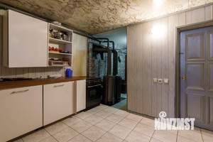 Дом 308м², 2-этажный, участок 10 сот.  