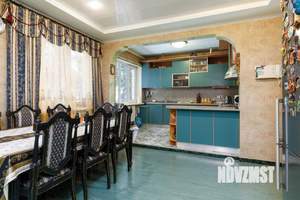 Дом 308м², 2-этажный, участок 10 сот.  