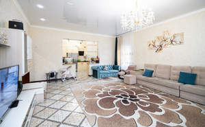 Дом 296м&sup2;, 2-этажный, участок 11 сот.  