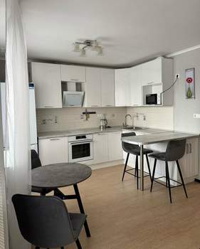 Студия квартира, на длительный срок, 42м2, 4/17 этаж