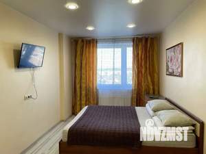 1-к квартира, посуточно, 38м2, 10/17 этаж