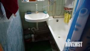 2-к квартира, вторичка, 42м2, 1/5 этаж