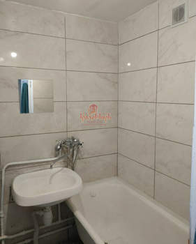 4-к квартира, вторичка, 60м2, 5/5 этаж