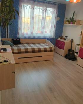 3-к квартира, вторичка, 74м2, 8/17 этаж