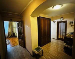 2-к квартира, вторичка, 70м2, 3/10 этаж