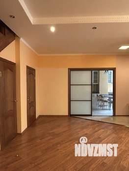 5-к квартира, вторичка, 203м2, 1/3 этаж