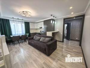 3-к квартира, вторичка, 84м2, 1/17 этаж