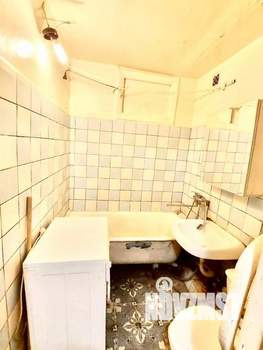 2-к квартира, вторичка, 44м2, 1/4 этаж
