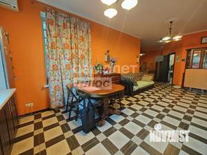 3-к квартира, вторичка, 158м2, 1/3 этаж