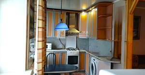 2-к квартира, вторичка, 42м2, 1/4 этаж
